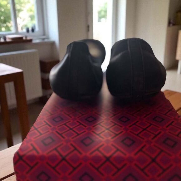 Tory Burch Black Cap Toe Patent Leather Ballet Flat Size 8.5 - Picture 3 of 5